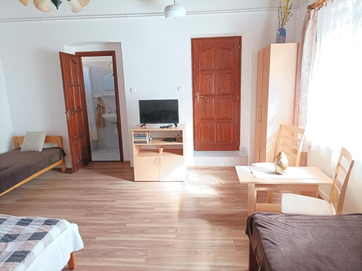 Kemences Vendeghaz Hotel Mikohaza Bagian luar foto