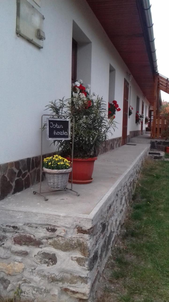 Kemences Vendeghaz Hotel Mikohaza Bagian luar foto